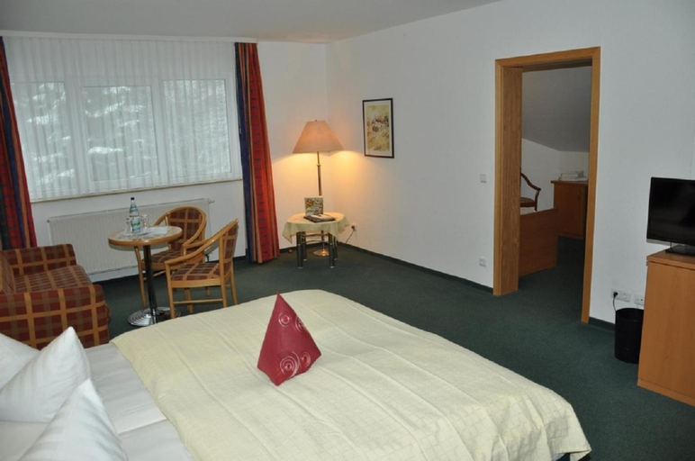 Bedroom 3, Hotel Am Wald -GARNI-, Ilm-Kreis