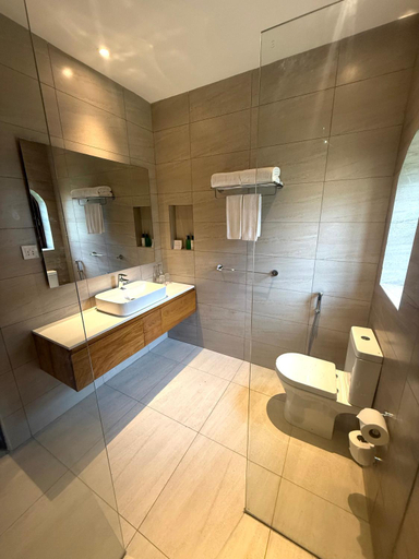 Bathroom 4, Neptune Paradise Beach Resort & Spa - All Inclusive, Msambweni