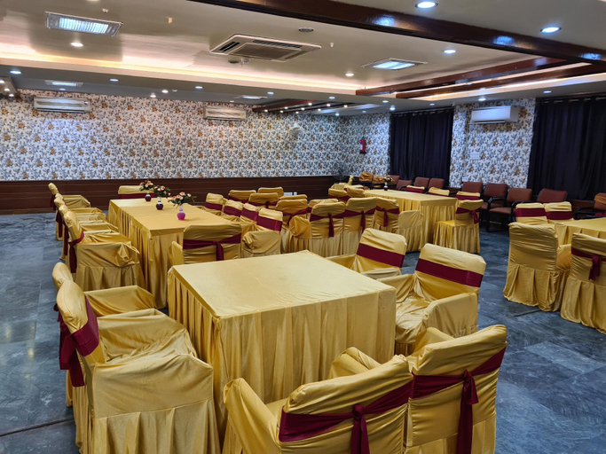 Others 2, Hotel Executive, Lucknow