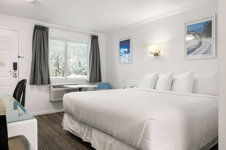 Bedroom 3, SureStay Hotel by Best Western Rossland Red Mountain, Kootenay Boundary