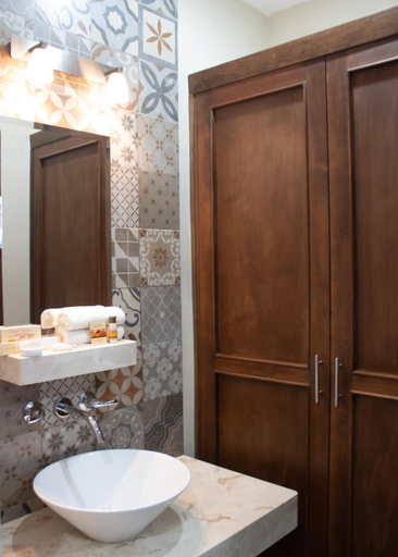 Bathroom, Hotel Las Monjas, Mérida