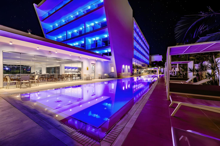 Sport & Beauty 2, Seasons Hotel (Adults Only)