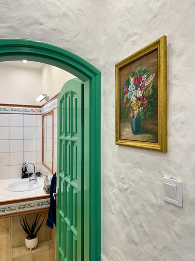 Bathroom 2, Tia Maria, Győr