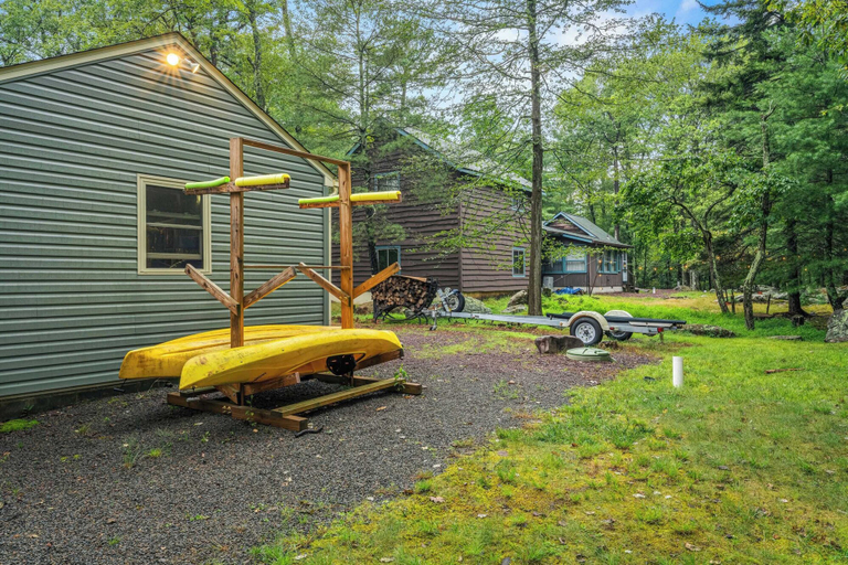 Exterior & Views 2, Double Diamond Lodge by Avantstay Group Escape w/ Firepit, Patio, Activities, Carbon