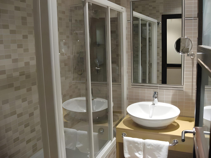 Bathroom 3, Hotel Machaco, Badajoz