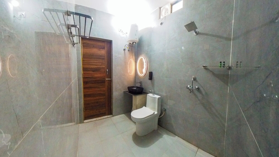 Bathroom 4, Hushvan Resorts, Garhwal