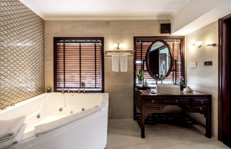 Bathroom 3, Heritage Line Violet cruise – Ha Long Bay & Lan Ha Bay, Hạ Long