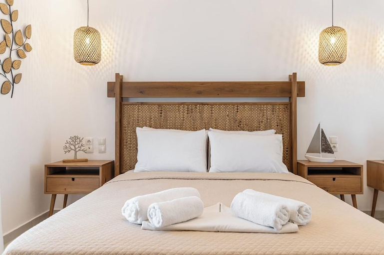 Bedroom 2, Birikos Hotel and Suites, South Aegean