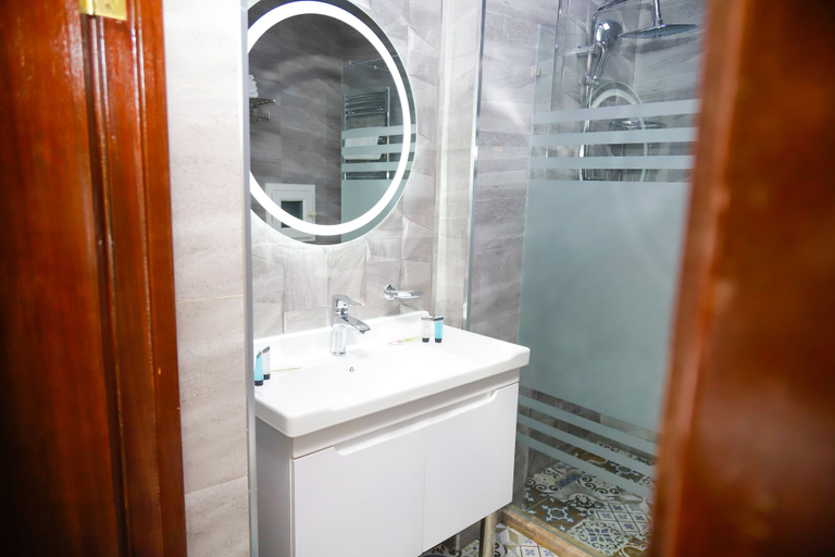 Bathroom 5, Anatolia Hotel Baku, Baku