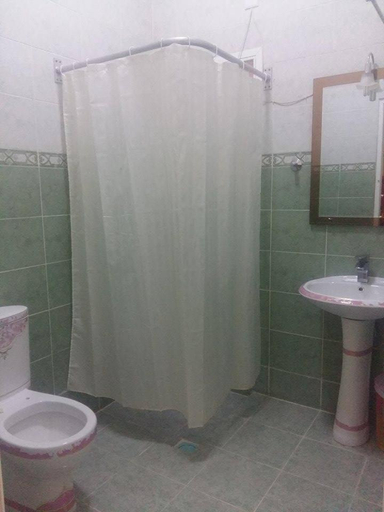 Bathroom 3, Five Continents Hotel, Sur