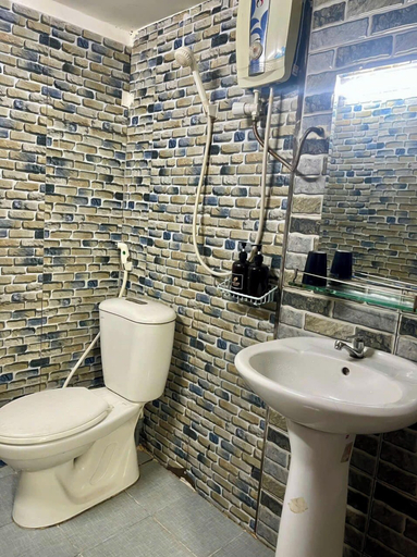 Bathroom 4, Hoa Mai hotel, District 10