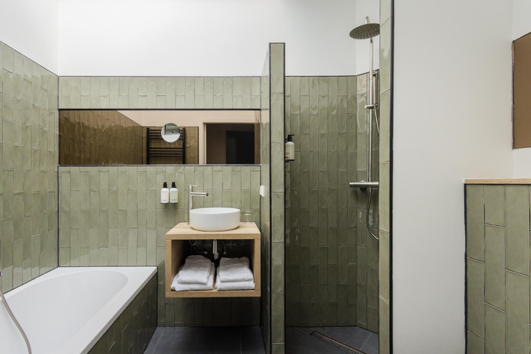 Others 4, Badhuis Hotel, Utrecht