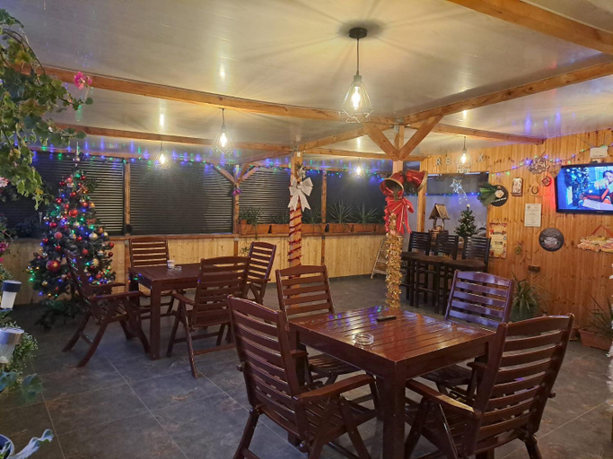 Food & Drinks 3, Vila Gherghisan, Valu Lui Traian