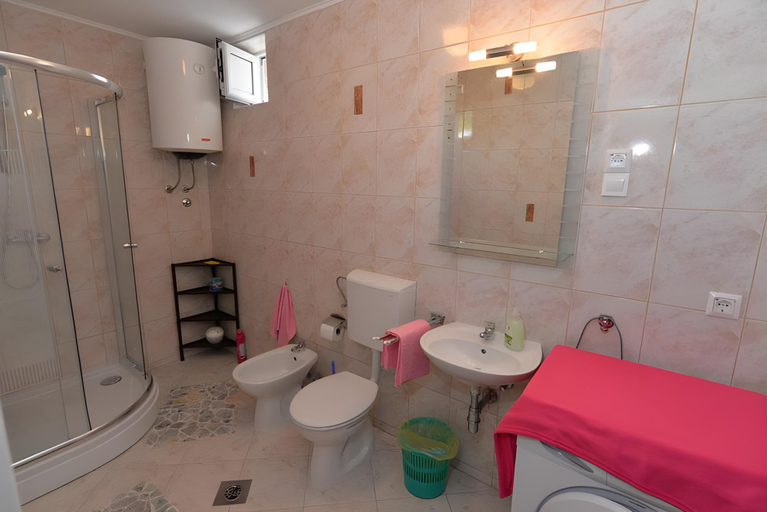 Others 3, Apartment 603, Medulin