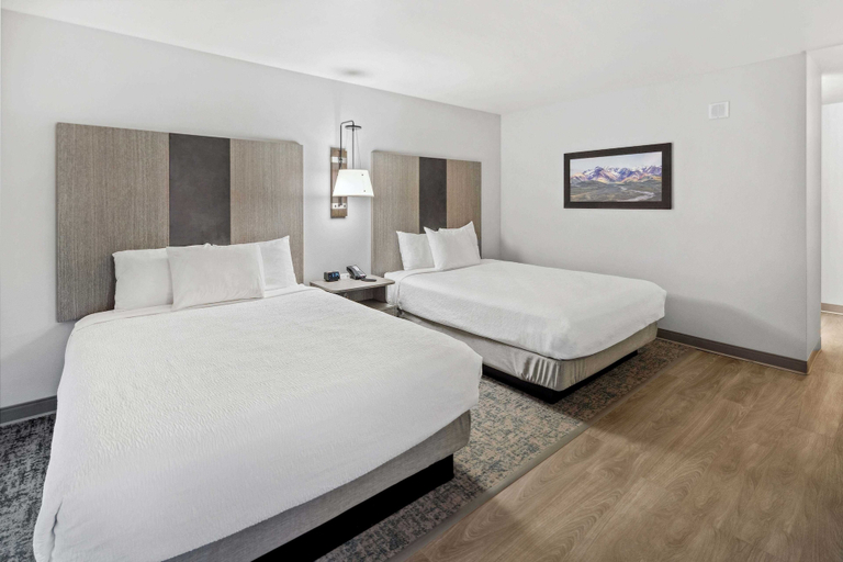 Bedroom 2, Grande Denali Lodge, Denali