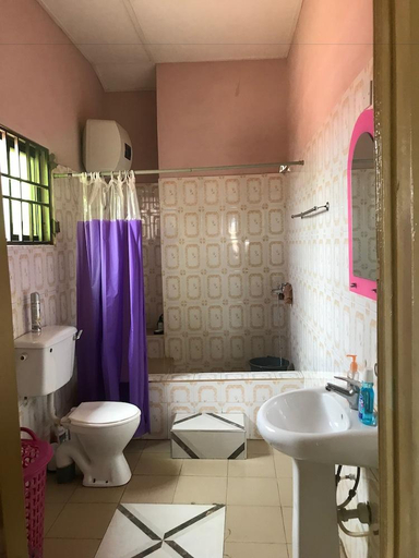 Bathroom 3, Heritage Investments Hotel, Tema
