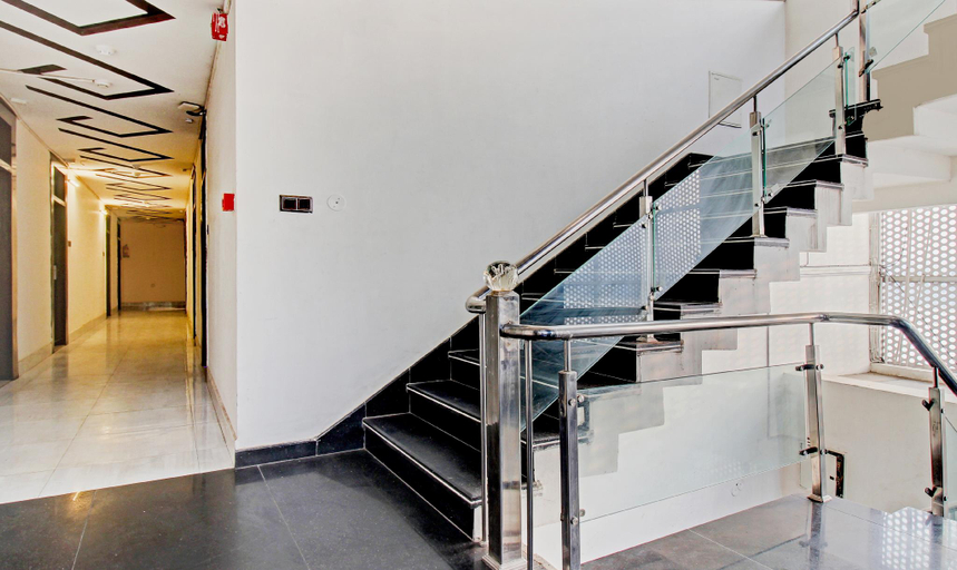 Public Area 2, Treebo Silver Grand, Lucknow