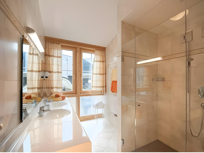 Bathroom 4, Wohlfuhlhotel KERSCHDORFER - B&B - ADULTS ONLY, Schwaz