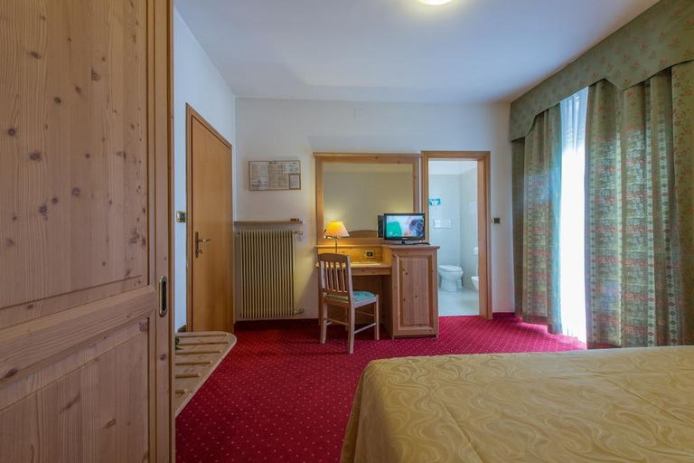 Bedroom 2, Hotel Lucia, Trento
