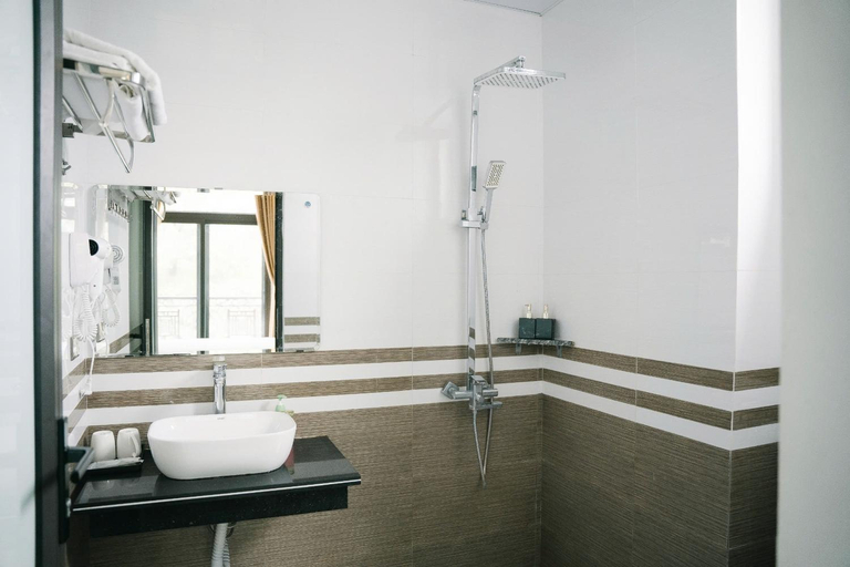 Bathroom 2, Tam Coc Harbor Hotel & Travel By ANMS GROUP, Hoa Lư