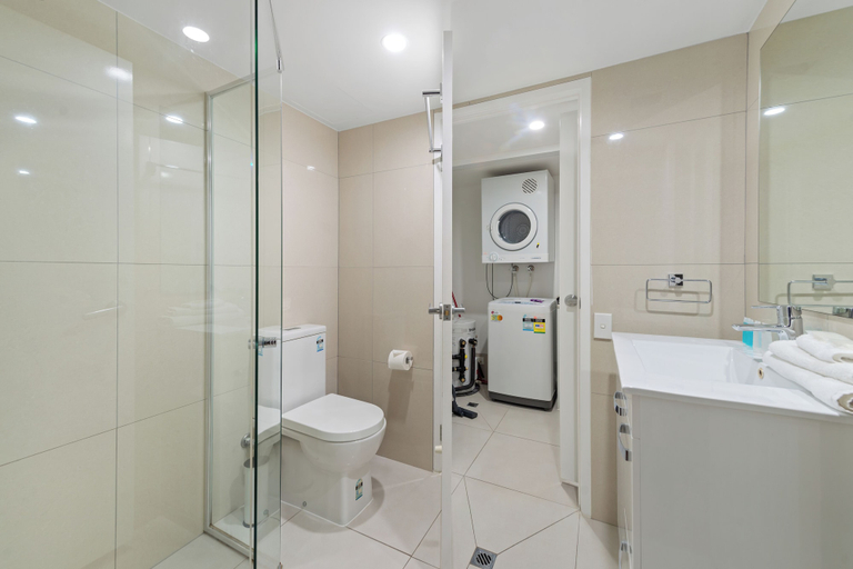 Bathroom, Diamond Beach Resort 115, Gold Coast