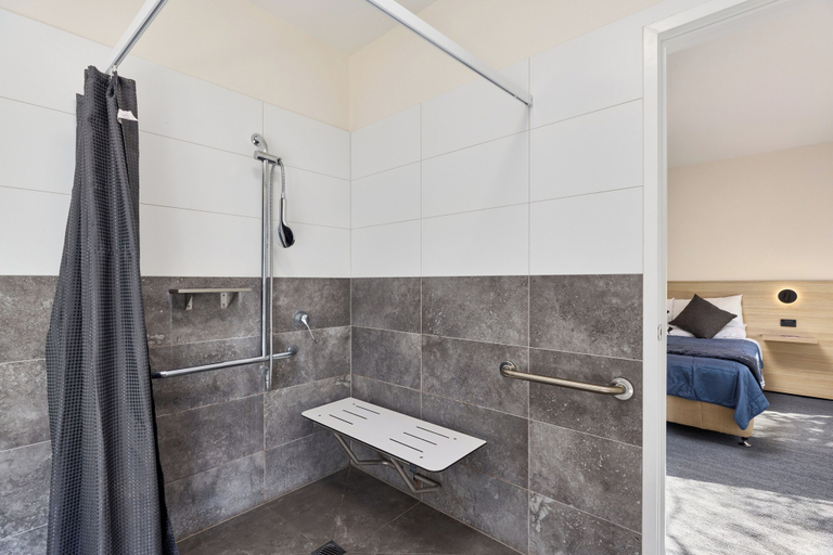 Bathroom 3, Inala Hotel, Inala