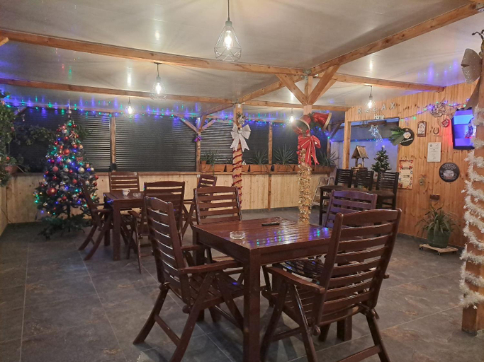 Food & Drinks 4, Vila Gherghisan, Valu Lui Traian