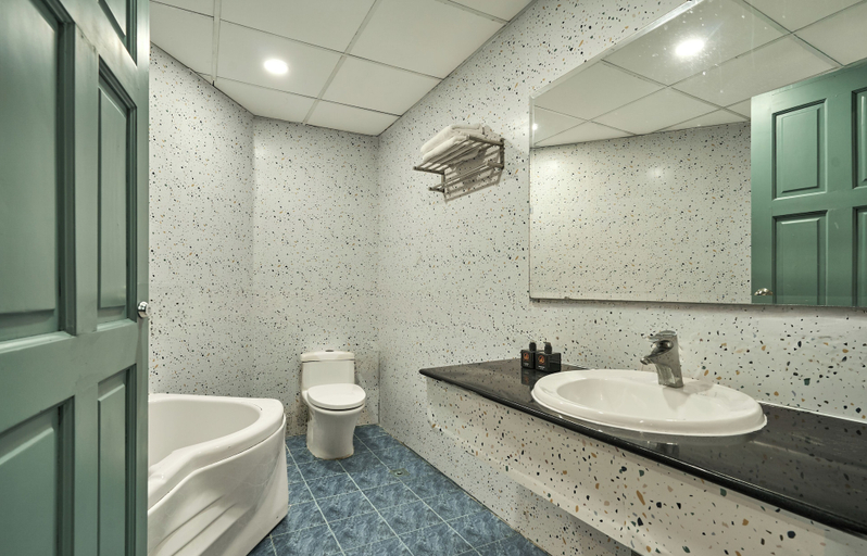 Bathroom 4, The Passion Lux Airport Hotel Apartment, Ho Chi Minh City