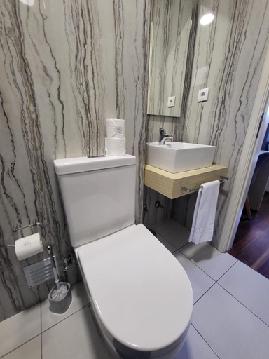 Bathroom 4, Hotel Residencial Dora, Braga