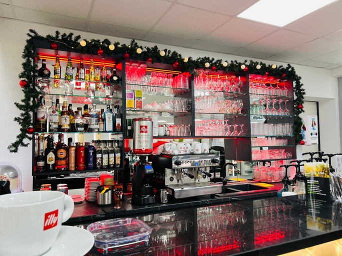Food & Drinks 4, Becs Panzio Lenti, Lenti
