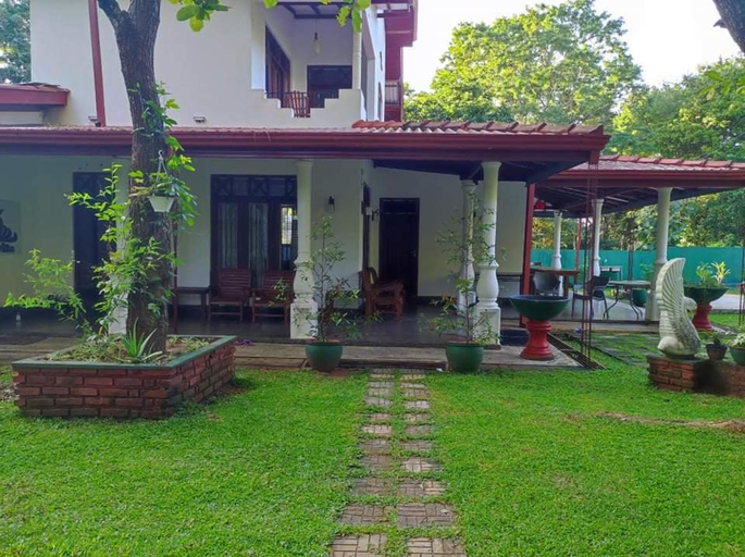 Exterior & Views 1, VISU VILLA hotel, Palugaswewa