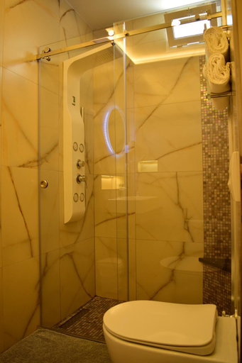 Bathroom 4, Vila One Beach Hotel, Durrësit