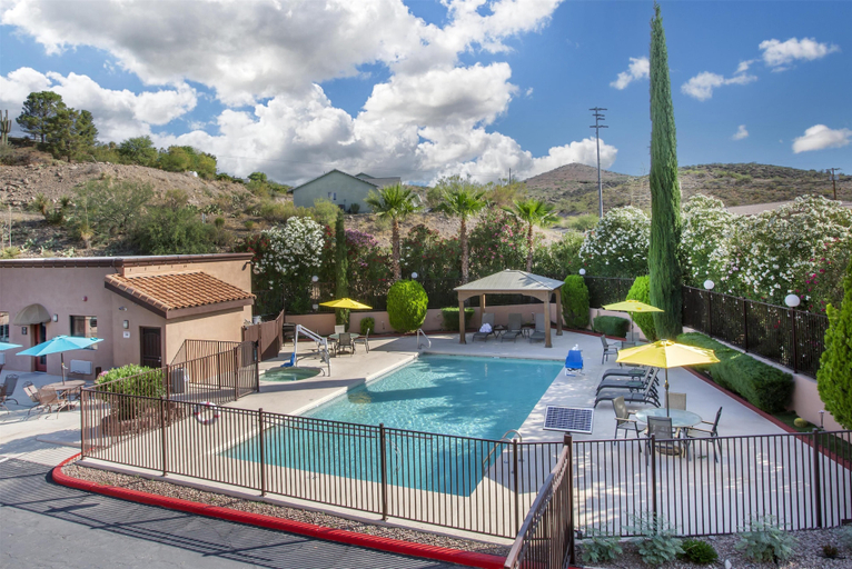 Sport & Beauty 2, Best Western Copper Hills Inn, Gila