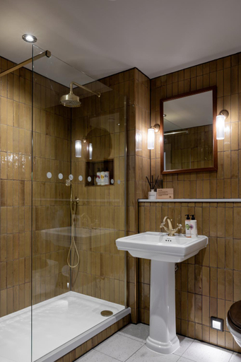 Bathroom 2, Teller's Arms, Surrey