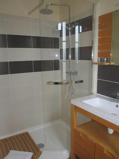 Bathroom 3, Hôtel Relais du Loir, Sarthe