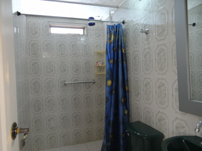Bathroom 3, Palestina Ecohotel, Palestina