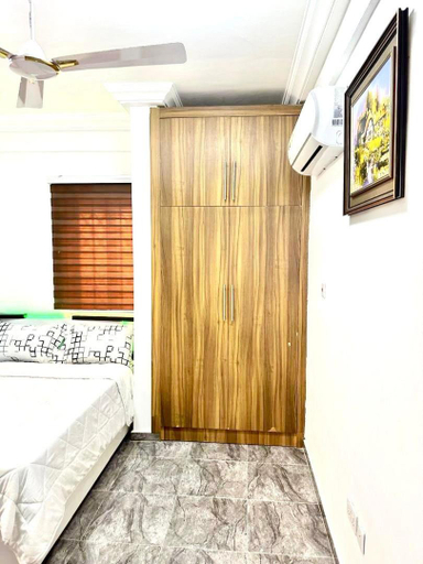 Bedroom 2, Kan's Krib, Tema