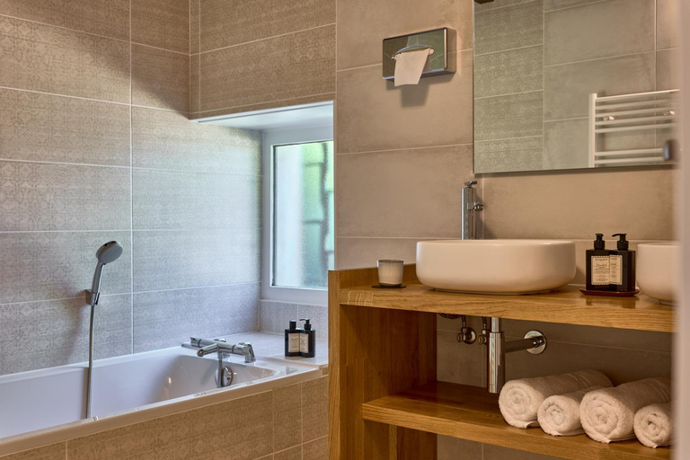 Bathroom 4, Maison Zugno Hotel & Spa, Jura