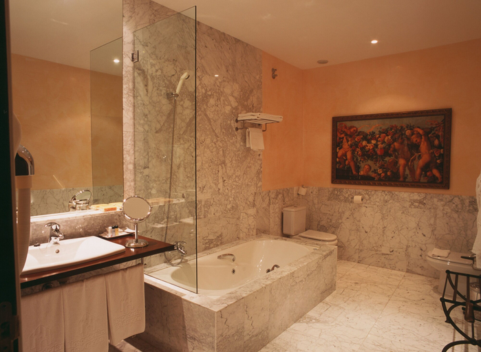 Bathroom 5, Hospedería del Monasterio de Rueda, Zaragoza