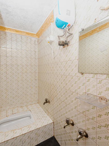 Bathroom 3, Hotel KGN, Mumbai City