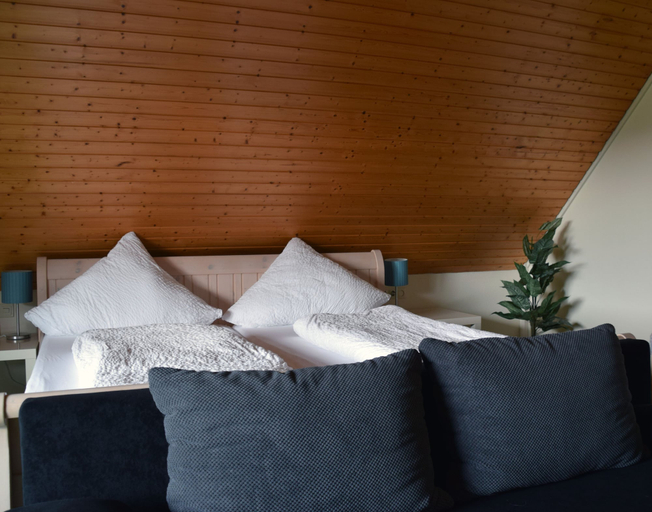Bedroom 3, Pension am See, Breisgau-Hochschwarzwald