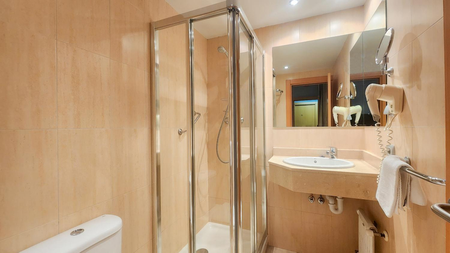 Bathroom 4, Hotel Faranda Alisas Santander, an Ascend Collection Hotel, Cantabria