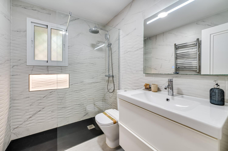 Bathroom 3, Calma House Aloha Gardens Marbella by VPS, Málaga