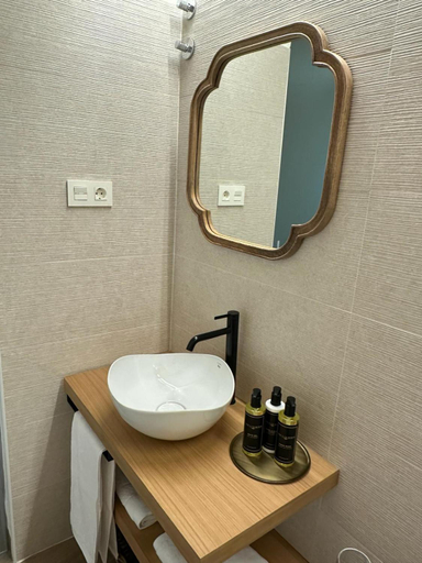 Bathroom 3, HOTEL RURAL SANTUI, Madrid