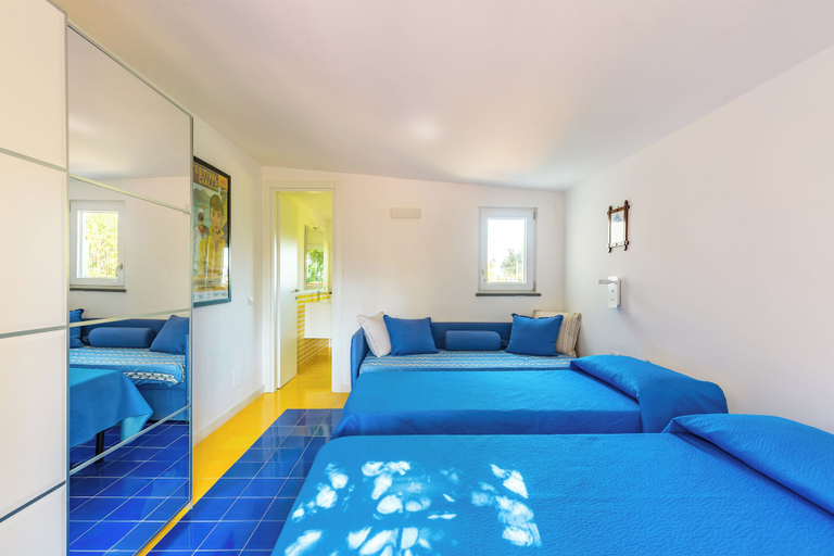Room 5, Capri Turquoise by Napoliapartments, Napoli