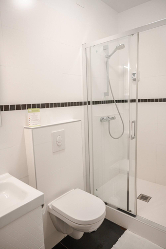 Bathroom 4, Hotel des Arts, Bas-Rhin