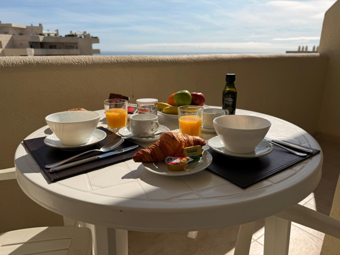 Food & Drinks 5, Kingfisher Apartments Benal Beach, Málaga