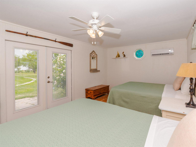Bedroom 3, Captain Daves, Aransas
