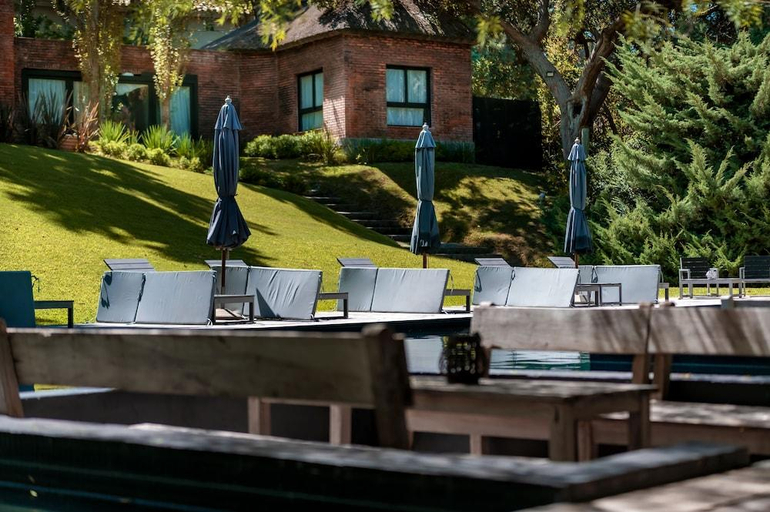 Food & Drinks 5, Be House Suites Spa, n.a351