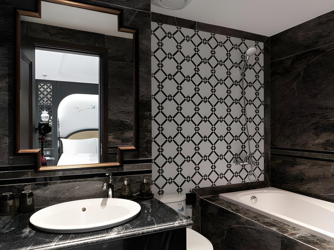 Bathroom 4, Eli Rina Hotel & Apartment, Đống Đa